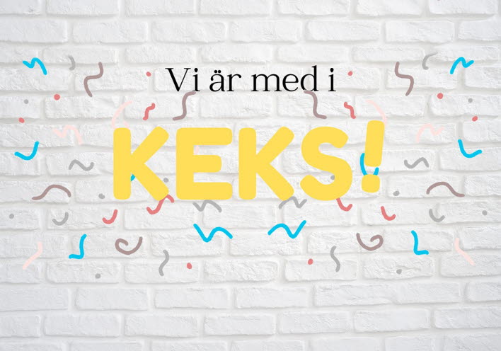 Illustration av en vit tegelvägg med texten Vi är med i Keks skriven på den.