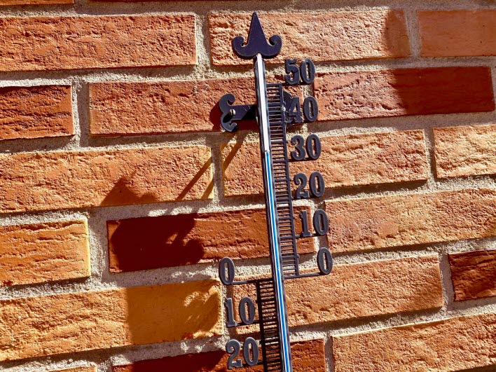 termometer som visar över 30 grader