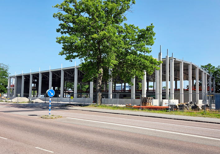 Träningsishallen - överblick över byggplatsen.