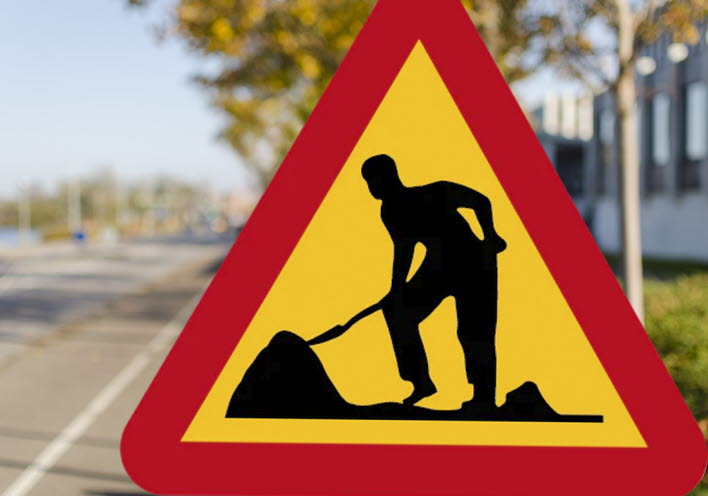 Trafikskylt Varning för vägarbete.