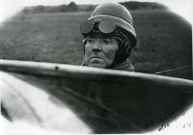 Döderhultarn i flygplan.